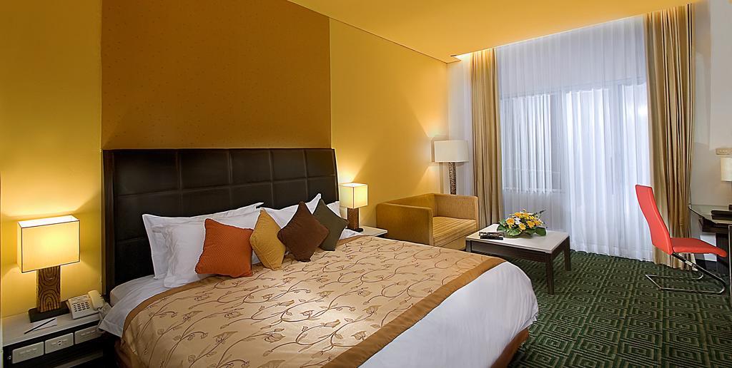 Golden Flower By Kagum Hotels Bandung Exterior foto