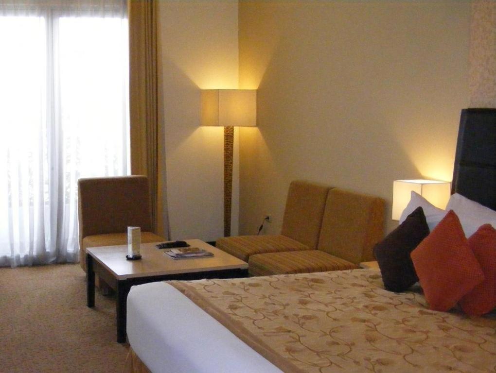 Golden Flower By Kagum Hotels Bandung Exterior foto
