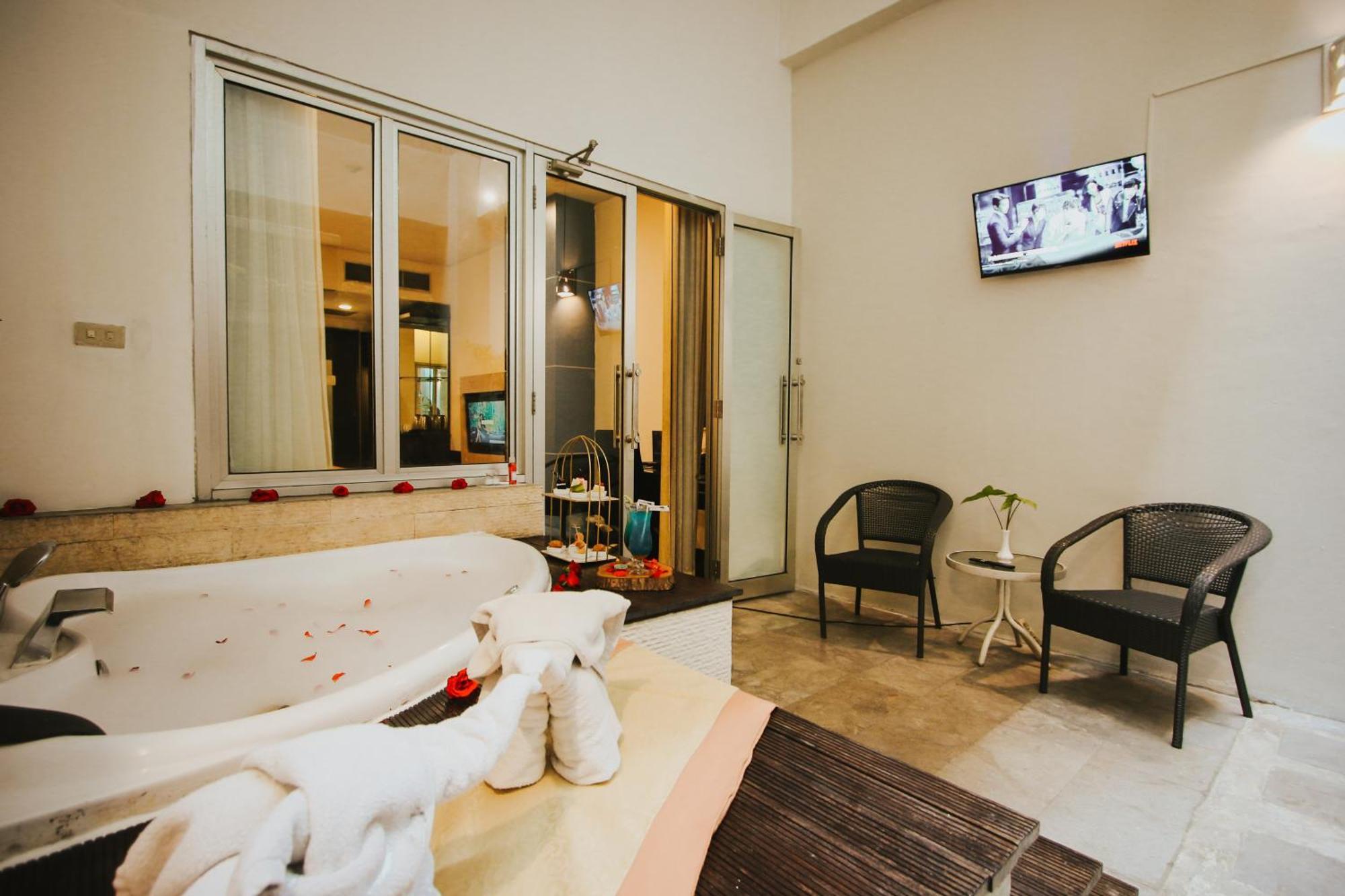 Golden Flower By Kagum Hotels Bandung Exterior foto